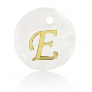 Pendentifs coquillage specials lettre E Doré-blanc (couleur naturelle)
