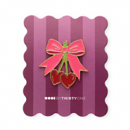 BY31® Pin nœud avec cerises sur la carte Rouge bourgogne-rose hot-vert mousse-doré
