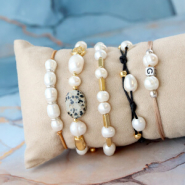 Sets d'inspiration D’élégants bracelets tendance avec des perles d’eau douce 