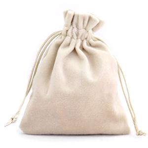 Sachet &agrave; bijoux en velours Beige