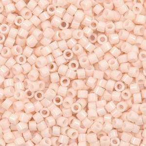 Perles Miyuki delicas 11/0 Opaque matte blush beige DB-354-1