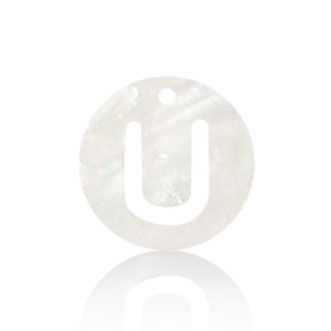 Pendentifs coquillage specials lettre U Blanc (couleur naturelle)