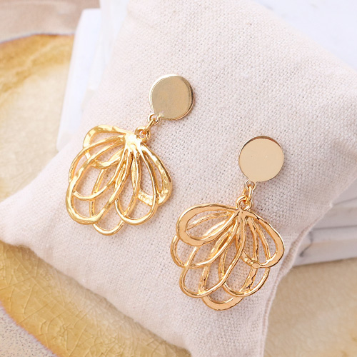 D&eacute;couvrez ici nos astuces pour faire rapidement des boucles d'oreilles ! 
