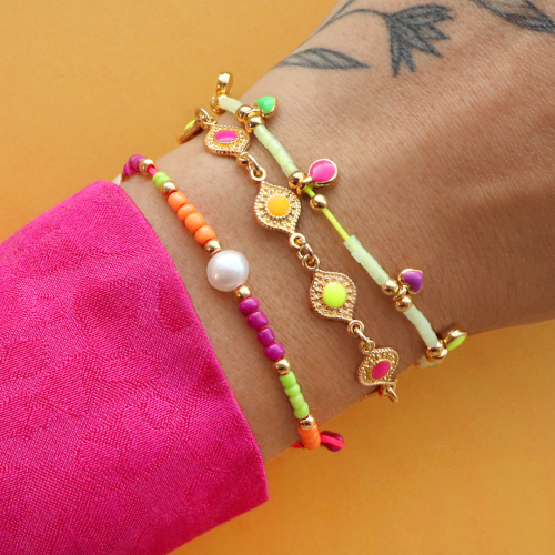 Cr&eacute;ez des bijoux avec des articles tendance n&eacute;on