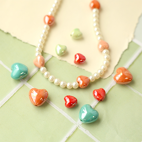 Inspiration avec des perles en c&eacute;ramique en forme de c&oelig;ur