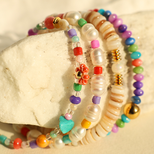 Cr&eacute;ez une collection color&eacute;e avec des perles de coquillage