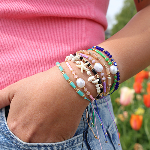 Compl&eacute;tez votre collection avec des cha&icirc;nes de chevilles et des bracelets