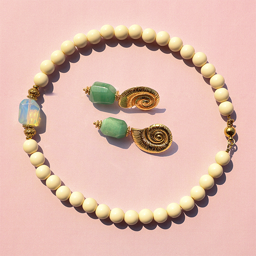 Cr&eacute;ez de magnifiques bijoux avec des perles et pendentifs en pierre naturelle
