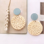 Boucles d&rsquo;oreilles en style soutache avec pendentifs au crochet et m&eacute;tal DQ 
