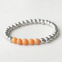 Bracelets et boucles d&rsquo;oreilles avec des appr&ecirc;ts en acier inox 
