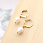 Bracelets et boucles d&rsquo;oreilles avec des appr&ecirc;ts en acier inox 