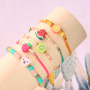 On adore ces bracelets color&eacute;s avec des perles en p&acirc;te polym&egrave;re !