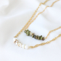 Magnifiques boucles d&rsquo;oreilles, bracelets et colliers avec des perles chips.
