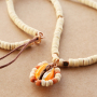 Voici comment confectionner vos bijoux d&rsquo;&eacute;t&eacute; super tendance avec les coquillages Cauri