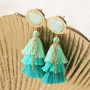 Confectionnez des boucles d&rsquo;oreilles avec des pompons 3 couches et votre collection sera pr&ecirc;te pour l&rsquo;&eacute;t&eacute;