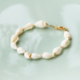 Vous allez pouvoir confectionner ces articles d&rsquo;&eacute;t&eacute; avec du fil macram&eacute;, des perles d&rsquo;eau douce et des perles coquillage :