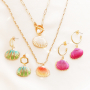 Colliers et boucles d&rsquo;oreilles avec la derni&egrave;re collection de pendentifs coquillage :