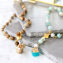 Laissez-vous inspirer avec les nouveaux pendentifs en pierre naturelle :
