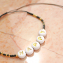 Des bracelets tendance en fil macram&eacute; avec des perles Miyuki et des perles lettres 