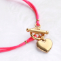 Confectionnez des bracelets hauts en couleurs avec du cordon en satin et des connecteurs en acier inox 