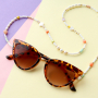 Voici comment confectionner des cordons &agrave; lunettes de soleil &agrave; la mode : 