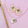 Bijoux estivaux avec des pendentifs coquillage