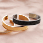 Soyez cr&eacute;atif(ve) avec des bracelets jonc et du ruban &eacute;lastique