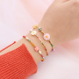 Comment incorporer des perles coquillage en forme de fleur dans votre collection de bijoux