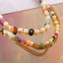 Inspiration de bijoux color&eacute;s avec des perles en polym&egrave;re.