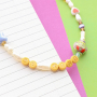 Cr&eacute;ez des colliers uniques et des ras de cou avec des perles lettre acrylique