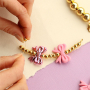Comment assortir les perles acryliques tendance ?