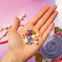 Inspiration de bracelets ludiques avec des perles acryliques