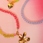 Inspiration pour des bijoux color&eacute;s et enjou&eacute;s avec des perles en r&eacute;sine