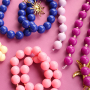 Cr&eacute;ez une collection de bijoux tendance avec des perles rondes en acrylique