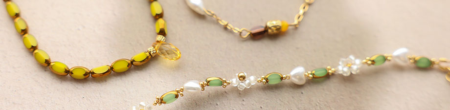 À découvrir: perles de verre ovales avec bord doré À découvrir: perles de verre ovales avec bord doré