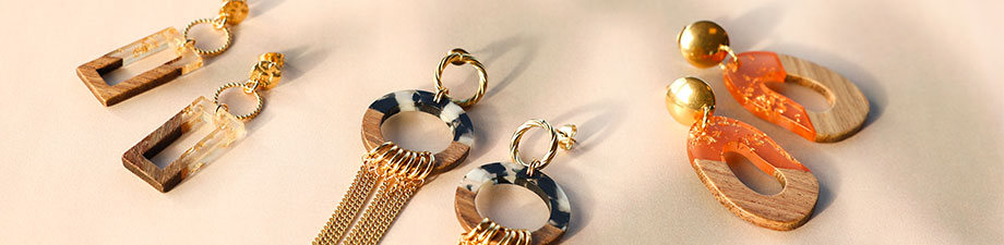 Waouh ! Superbes pendentifs en bois avec résine Waouh ! Superbes pendentifs en bois avec résine